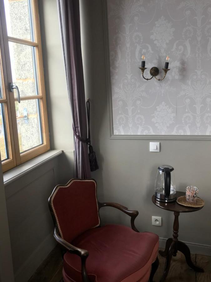 Mercier De Montigny - Les Chambres Du Beffroi - Spa Et Massage Fougères Buitenkant foto