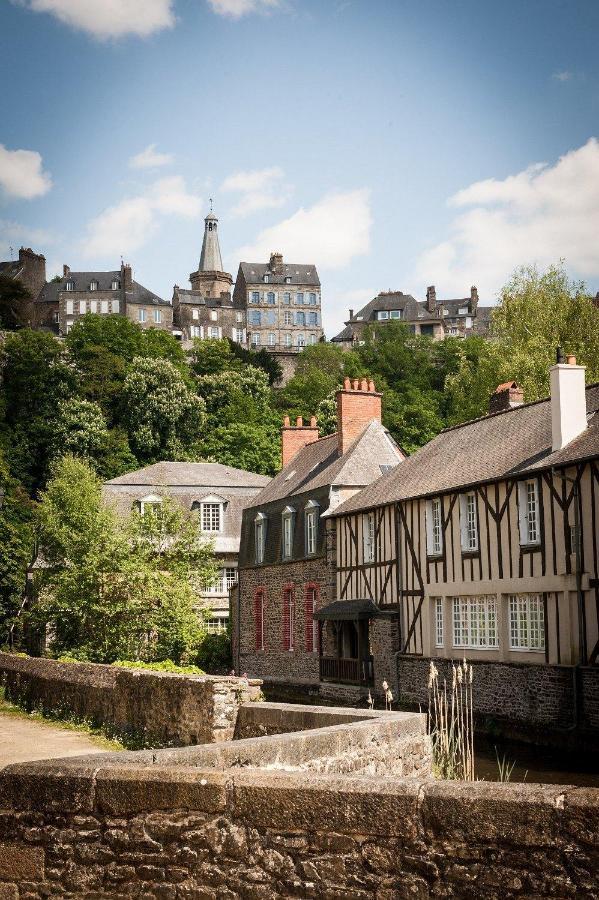 Mercier De Montigny - Les Chambres Du Beffroi - Spa Et Massage Fougères Buitenkant foto